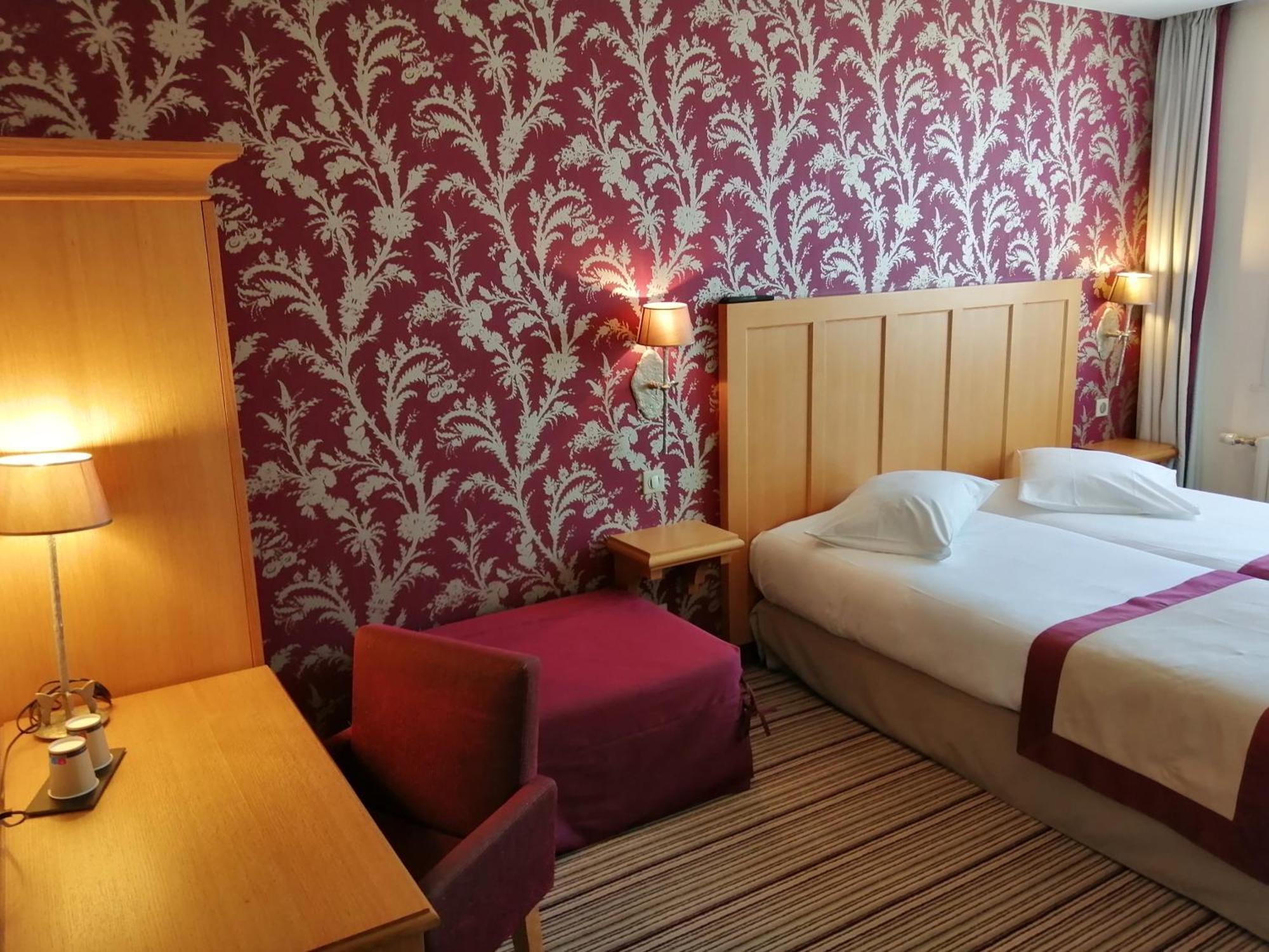 Hotel Les Fleurs Pontaubert Esterno foto